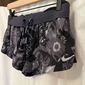 Nike - Dri-Fit Floral Shorts